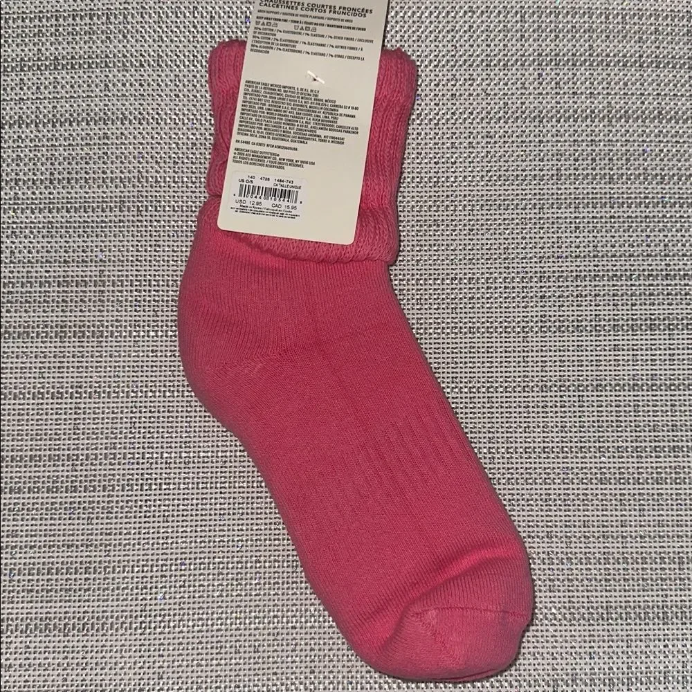 OFFLINE Playful Pink Short Scrunch Tab Logo Cotton Socks